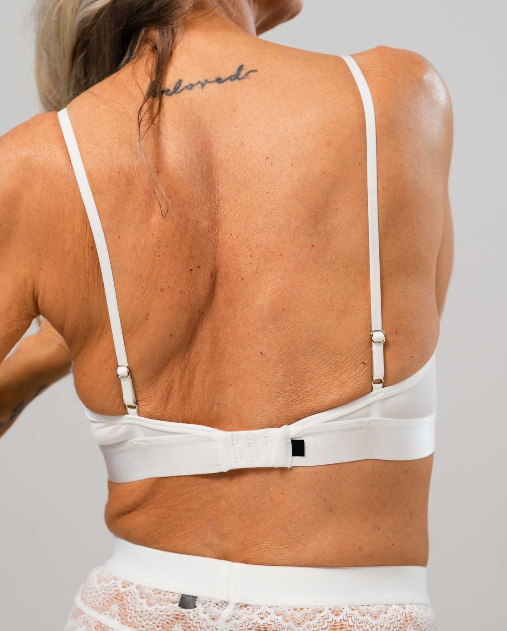 Lace Plunge Bralette Blanche - Image 11