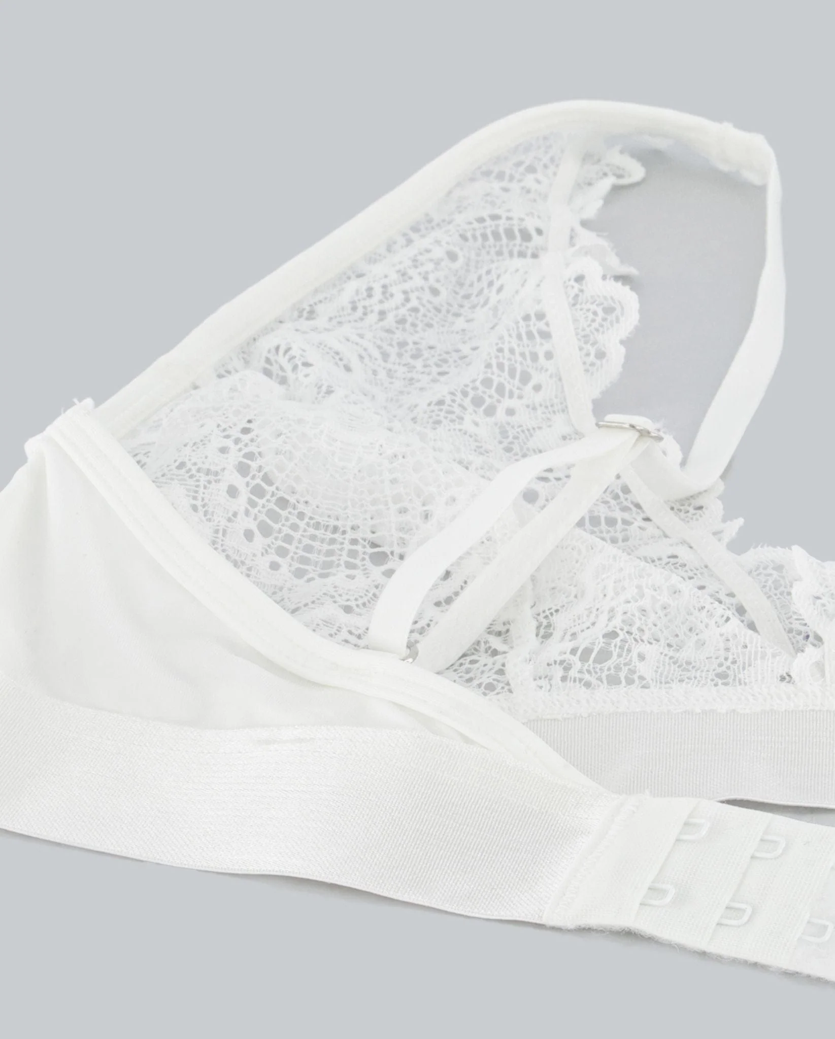 Lace Plunge Bralette Blanche - Image 13