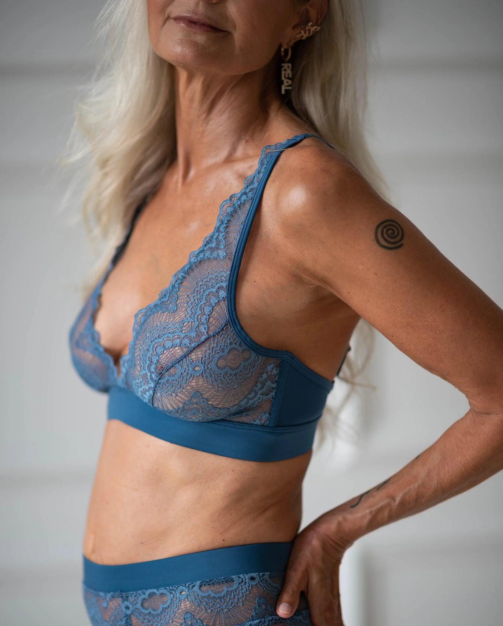 Lace Plunge Bralette Faded Blue - Image 11