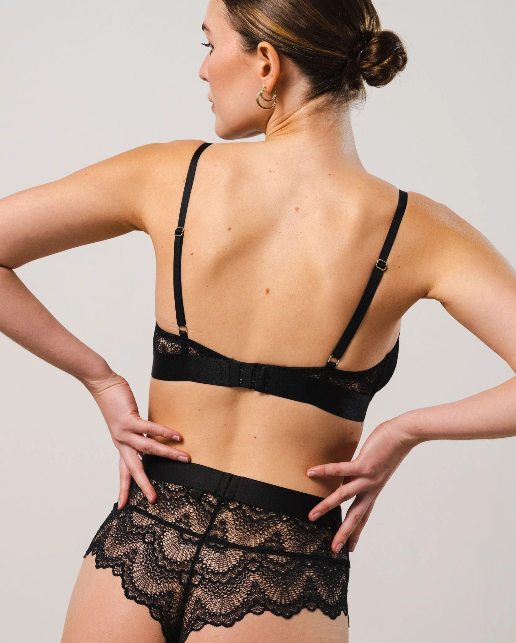 Lace Scoop Bralette Black - Image 4