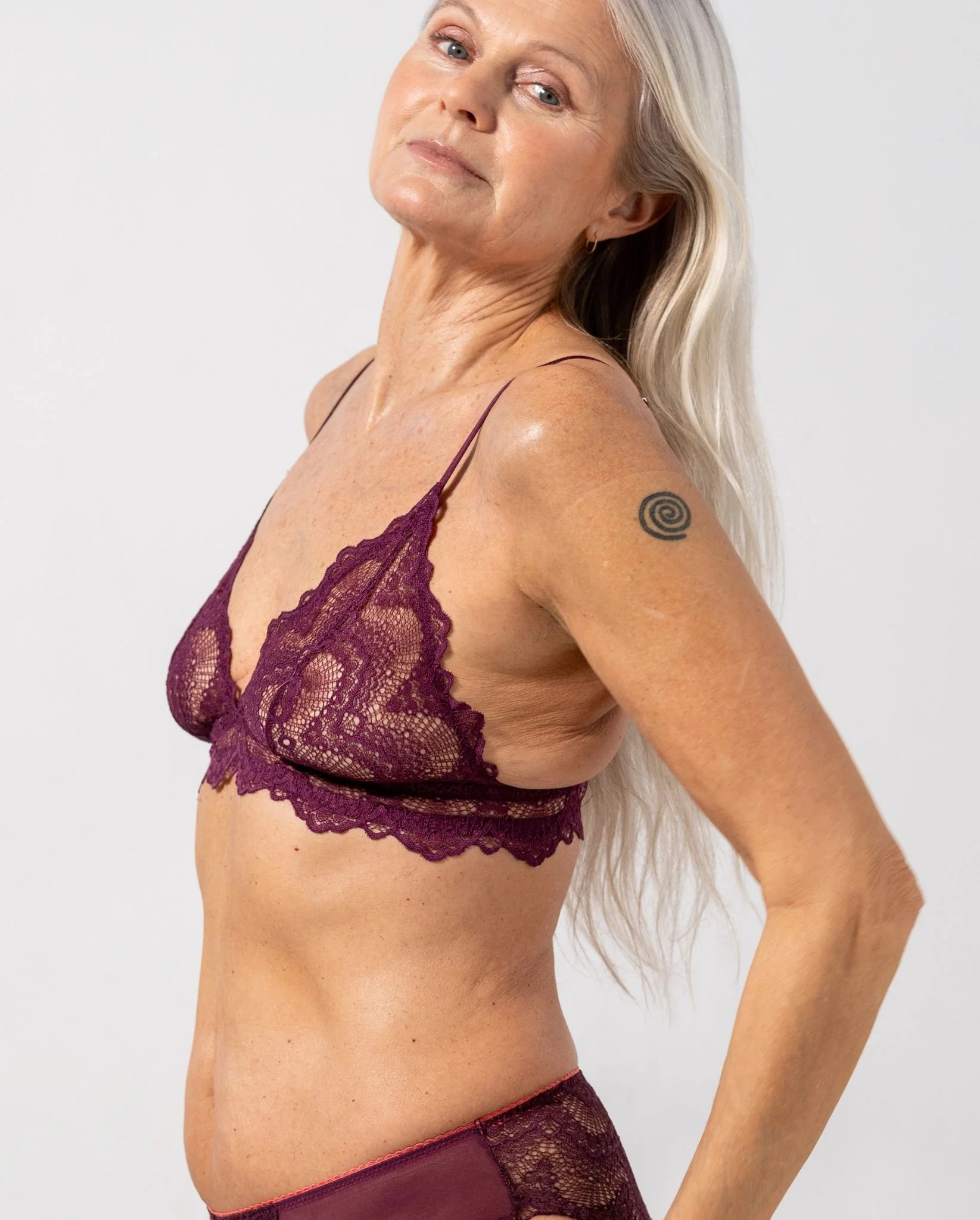 Lace Triangle Bralette Cherry - Image 10