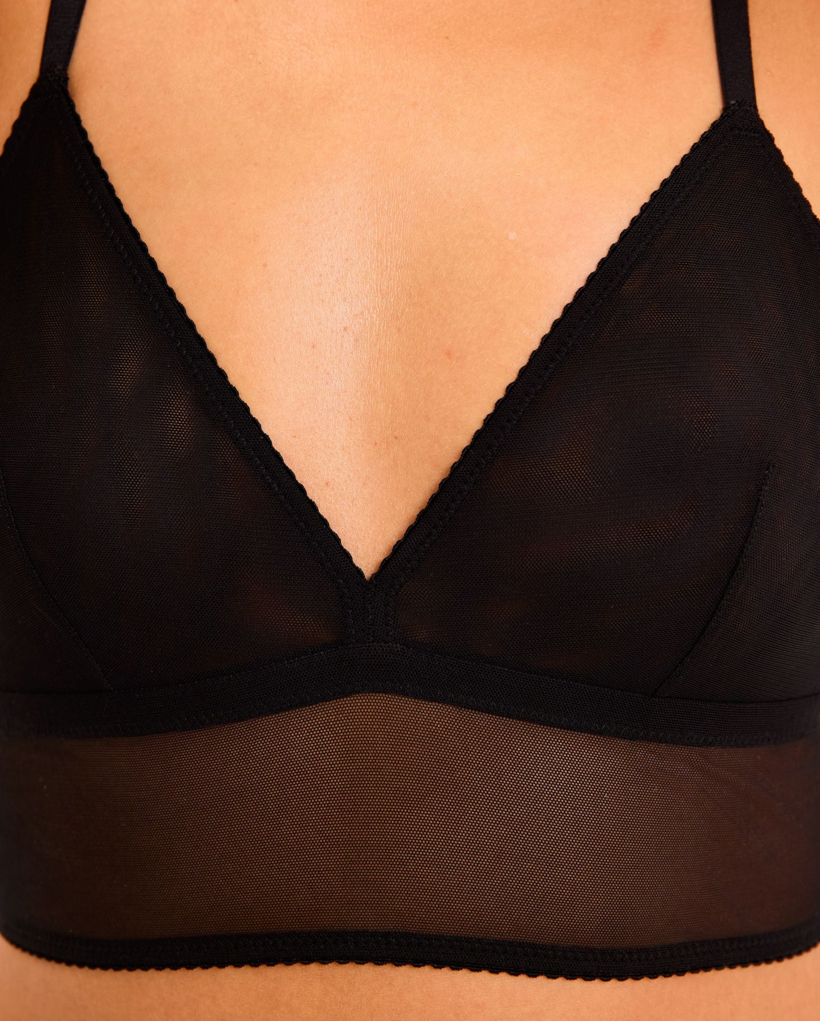 Mesh Triangle Top Black - Image 3